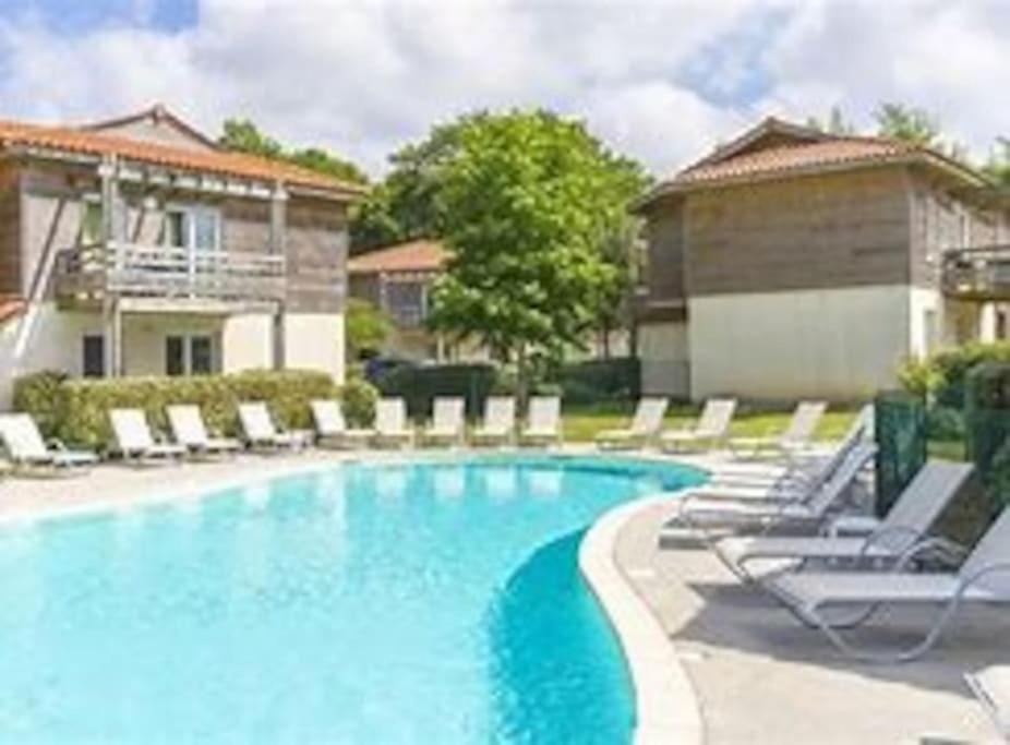 Aureilhan-Appartemant 4-6 Pp Piscine Cosy En Bord Lac Buitenkant foto